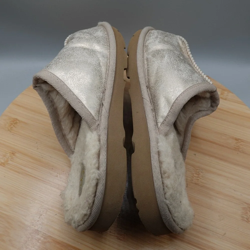 UGG Kids 1 Slippers Gold Metallic Sheepskin Lined Slip On Mules 1139810K Flaw